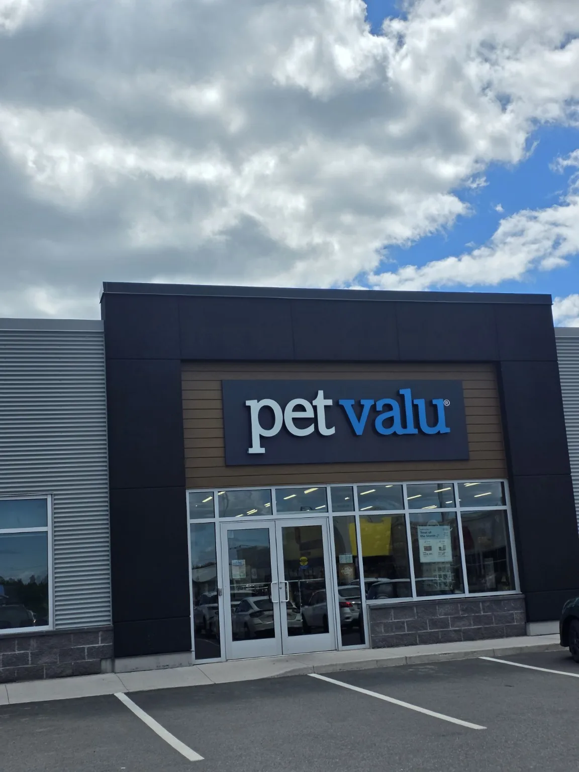 Pet Valu rollout location completed by Wicked Installations